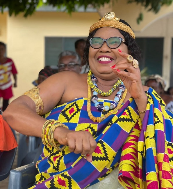The Queen mother of the Tay-Agbozo Royal family of Dzelukope, Mama Dasewa II Mama Dasewa II makes merry with children of Dzelukope